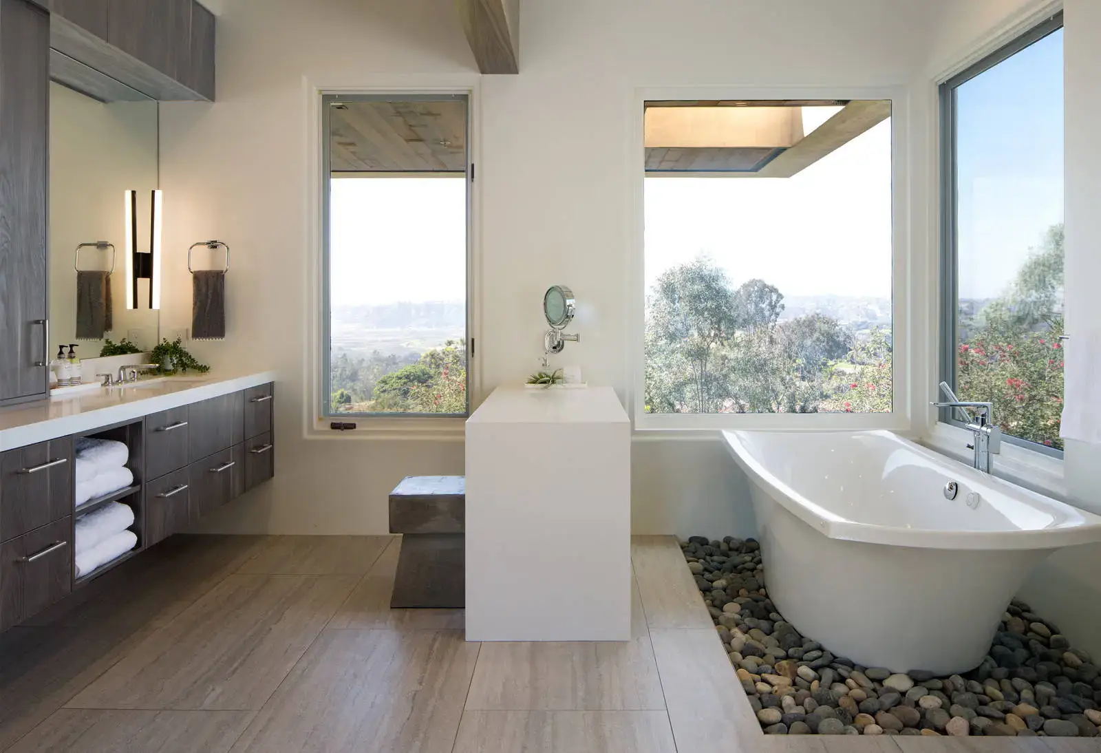 Rancho Santa Fe Contemporary - Custom Cabinetry &mdash; custom cabinetry detail