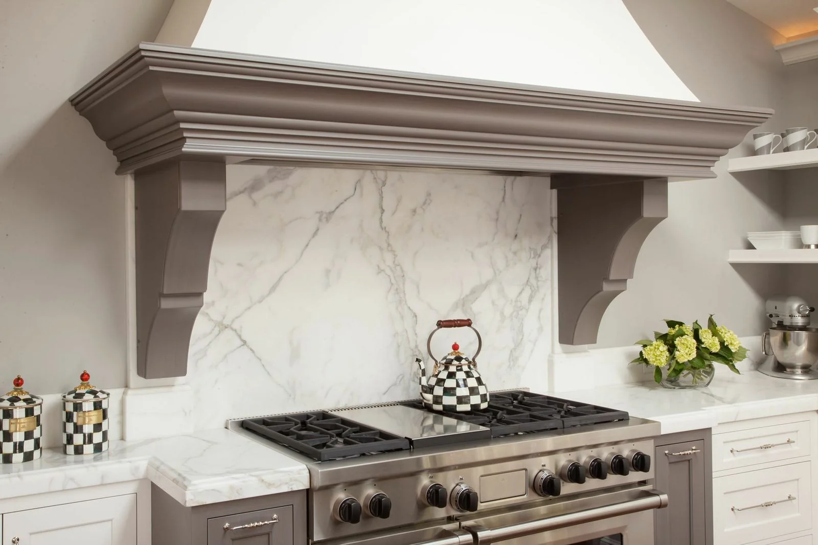 Modern SieMatic kitchen for a Pacific Palisades home