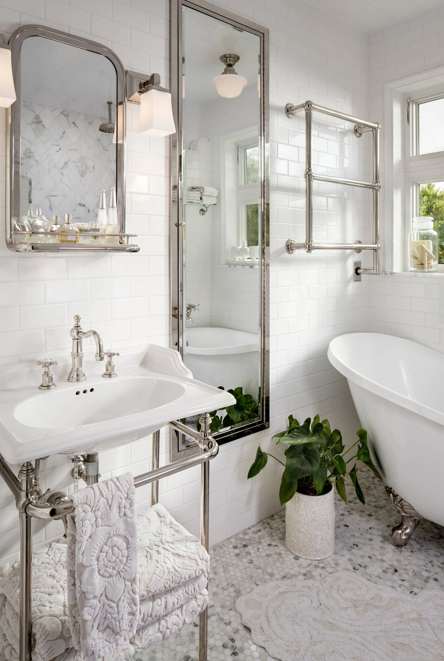 Master bathroom with white subway tile and vintage-style fixtures &mdash; Mission Hills